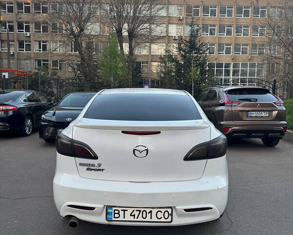 Белый Мазда 3, объемом двигателя 1.56 л и пробегом 269 тыс. км за 7000 $, фото 1 на Automoto.ua