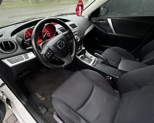 Белый Мазда 3, объемом двигателя 2.5 л и пробегом 187 тыс. км за 8500 $, фото 19 на Automoto.ua