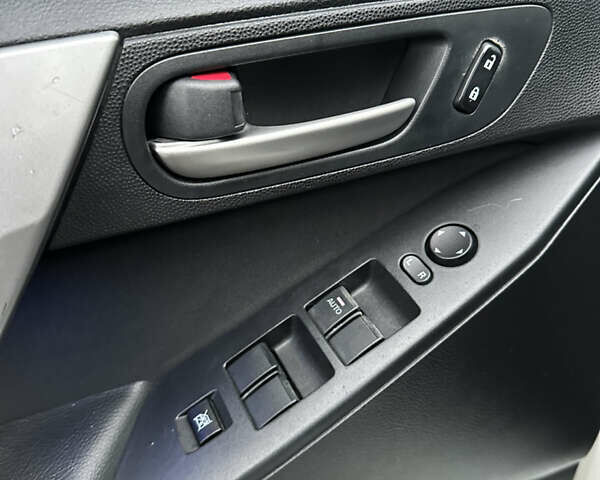 Белый Мазда 3, объемом двигателя 2.5 л и пробегом 187 тыс. км за 8500 $, фото 35 на Automoto.ua