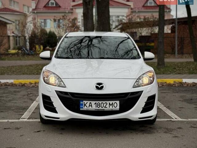 Білий Мазда 3, об'ємом двигуна 1.6 л та пробігом 170 тис. км за 9200 $, фото 2 на Automoto.ua