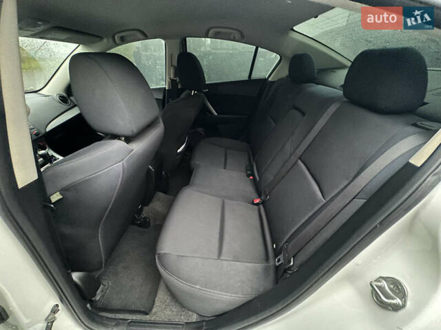 Белый Мазда 3, объемом двигателя 2.5 л и пробегом 187 тыс. км за 8500 $, фото 23 на Automoto.ua