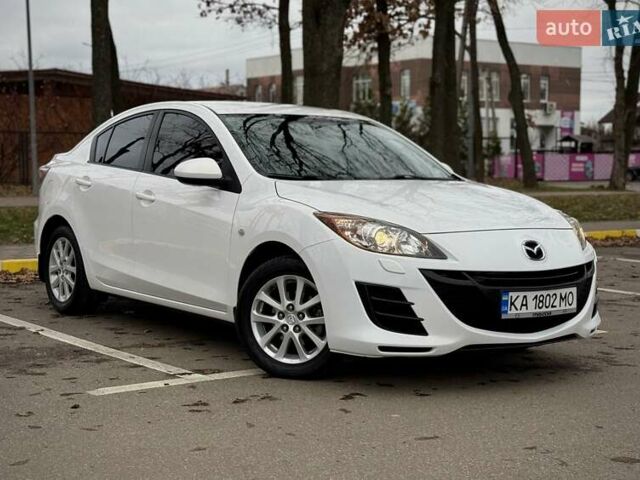 Білий Мазда 3, об'ємом двигуна 1.6 л та пробігом 170 тис. км за 9200 $, фото 4 на Automoto.ua