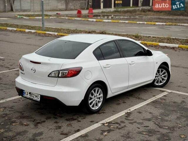 Білий Мазда 3, об'ємом двигуна 1.6 л та пробігом 170 тис. км за 9200 $, фото 12 на Automoto.ua