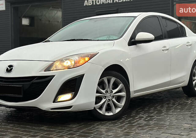 Белый Мазда 3, объемом двигателя 2.5 л и пробегом 187 тыс. км за 8500 $, фото 1 на Automoto.ua