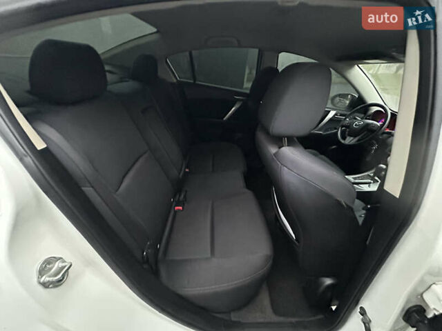 Белый Мазда 3, объемом двигателя 2.5 л и пробегом 187 тыс. км за 8500 $, фото 26 на Automoto.ua