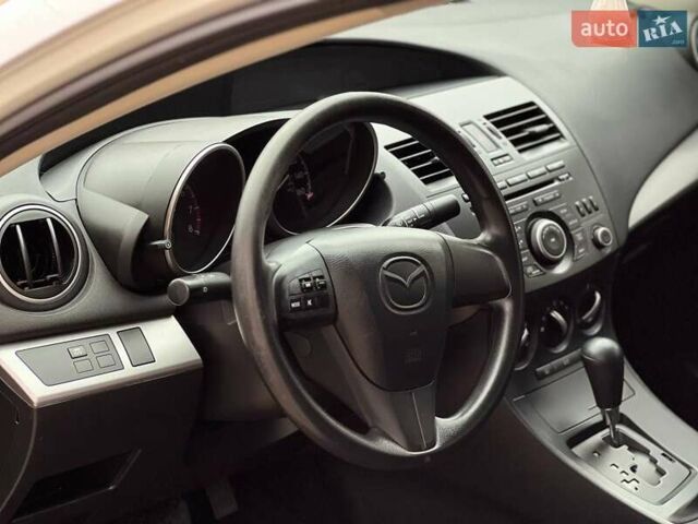 Белый Мазда 3, объемом двигателя 2 л и пробегом 200 тыс. км за 7900 $, фото 14 на Automoto.ua