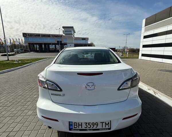 Білий Мазда 3, об'ємом двигуна 2 л та пробігом 190 тис. км за 7500 $, фото 6 на Automoto.ua