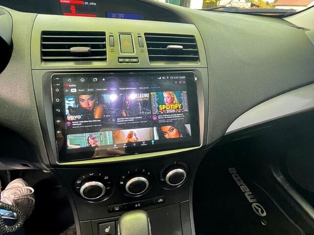 Белый Мазда 3, объемом двигателя 2 л и пробегом 200 тыс. км за 7500 $, фото 5 на Automoto.ua