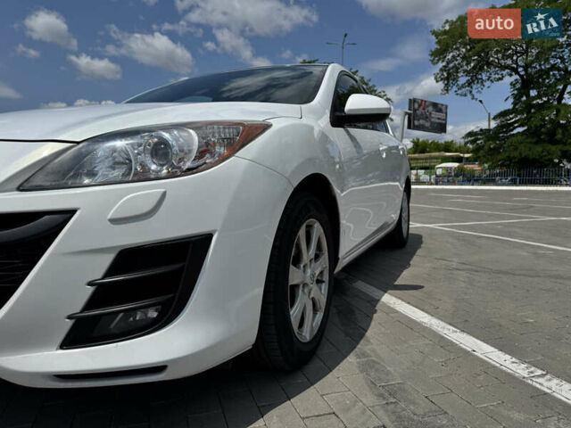 Белый Мазда 3, объемом двигателя 1.6 л и пробегом 180 тыс. км за 9350 $, фото 16 на Automoto.ua