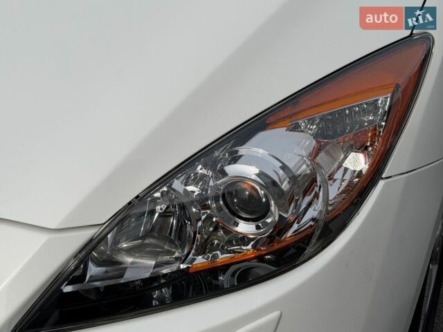 Білий Мазда 3, об'ємом двигуна 1.6 л та пробігом 40 тис. км за 9200 $, фото 10 на Automoto.ua