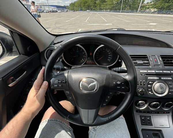 Белый Мазда 3, объемом двигателя 1.6 л и пробегом 180 тыс. км за 9350 $, фото 81 на Automoto.ua