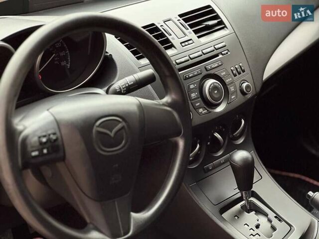 Белый Мазда 3, объемом двигателя 2 л и пробегом 200 тыс. км за 7900 $, фото 20 на Automoto.ua