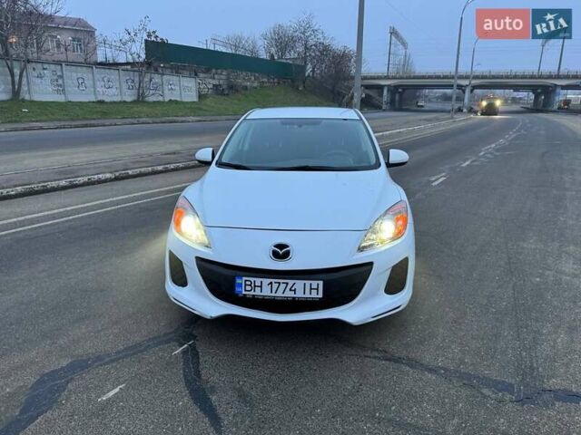 Белый Мазда 3, объемом двигателя 2 л и пробегом 177 тыс. км за 7500 $, фото 10 на Automoto.ua