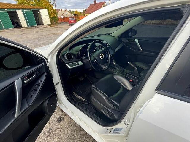 Белый Мазда 3, объемом двигателя 2 л и пробегом 200 тыс. км за 7500 $, фото 11 на Automoto.ua