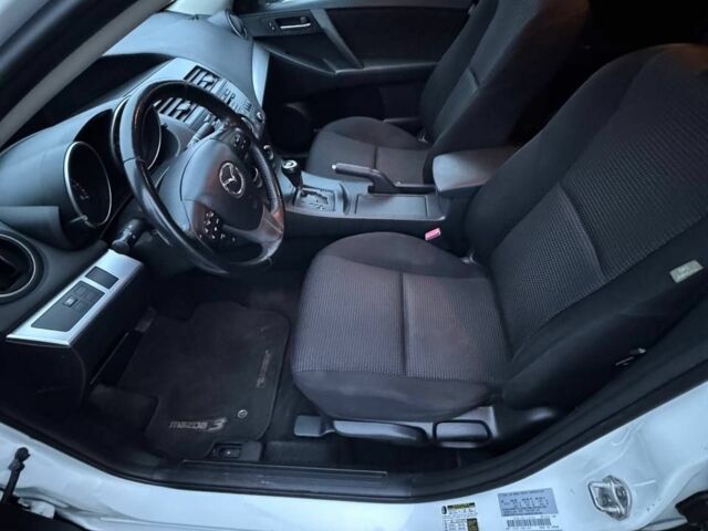 Белый Мазда 3, объемом двигателя 2 л и пробегом 177 тыс. км за 7500 $, фото 11 на Automoto.ua