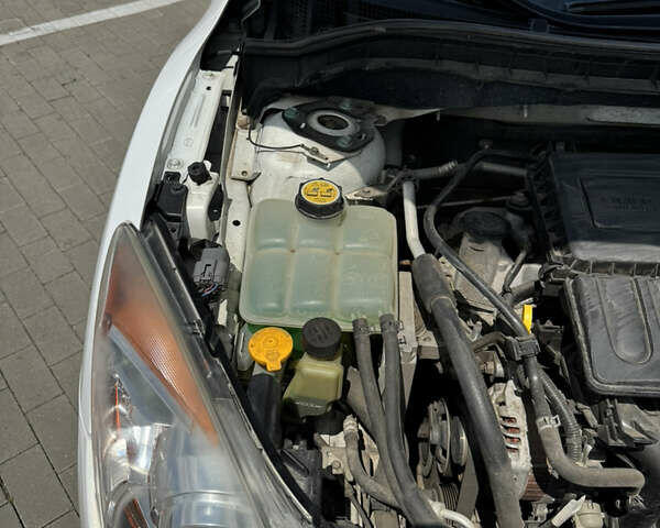 Белый Мазда 3, объемом двигателя 1.6 л и пробегом 180 тыс. км за 9350 $, фото 72 на Automoto.ua