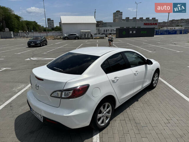 Белый Мазда 3, объемом двигателя 1.6 л и пробегом 180 тыс. км за 9350 $, фото 22 на Automoto.ua