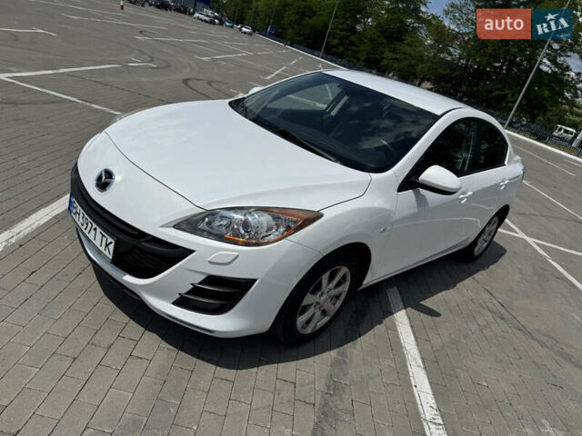 Белый Мазда 3, объемом двигателя 1.6 л и пробегом 180 тыс. км за 9350 $, фото 14 на Automoto.ua