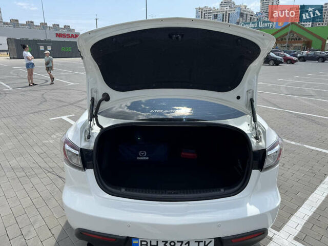 Белый Мазда 3, объемом двигателя 1.6 л и пробегом 180 тыс. км за 9350 $, фото 27 на Automoto.ua