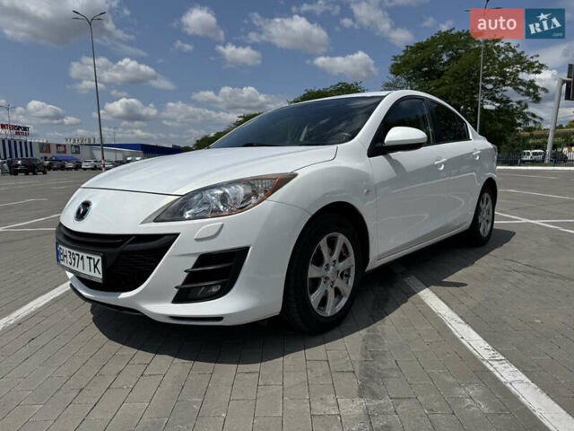 Белый Мазда 3, объемом двигателя 1.6 л и пробегом 180 тыс. км за 9350 $, фото 13 на Automoto.ua
