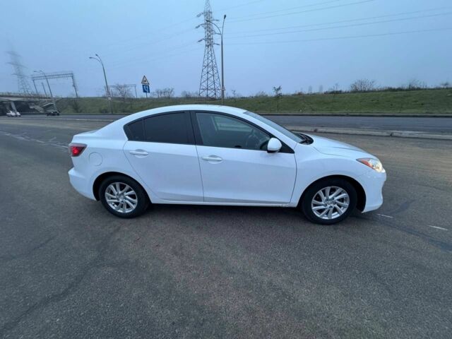 Белый Мазда 3, объемом двигателя 2 л и пробегом 177 тыс. км за 7500 $, фото 2 на Automoto.ua