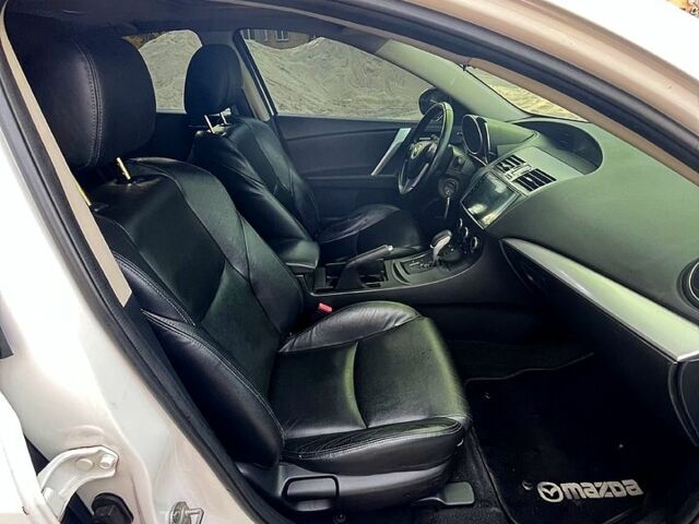 Белый Мазда 3, объемом двигателя 2 л и пробегом 200 тыс. км за 7500 $, фото 7 на Automoto.ua