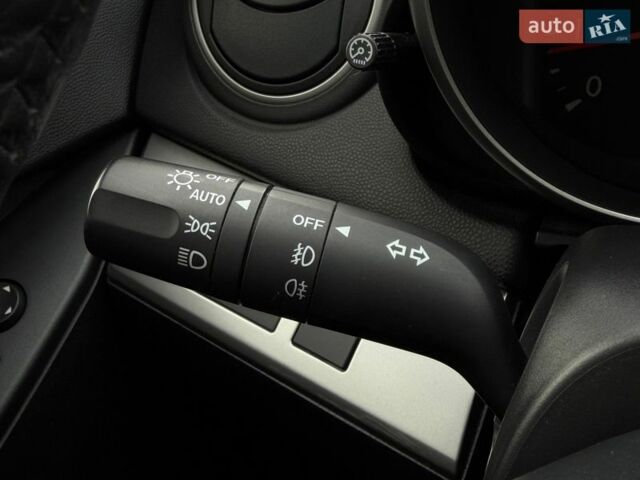 Білий Мазда 3, об'ємом двигуна 1.6 л та пробігом 40 тис. км за 9200 $, фото 45 на Automoto.ua