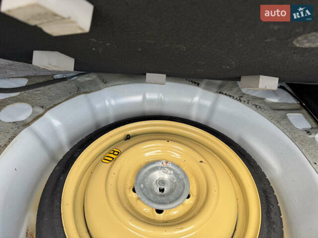 Белый Мазда 3, объемом двигателя 1.6 л и пробегом 180 тыс. км за 9350 $, фото 30 на Automoto.ua