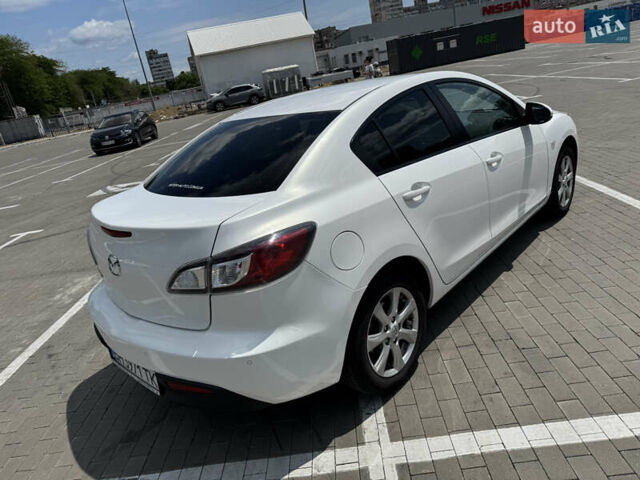 Белый Мазда 3, объемом двигателя 1.6 л и пробегом 180 тыс. км за 9350 $, фото 3 на Automoto.ua