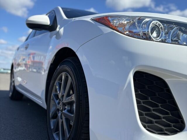 Белый Мазда 3, объемом двигателя 2 л и пробегом 155 тыс. км за 8500 $, фото 4 на Automoto.ua