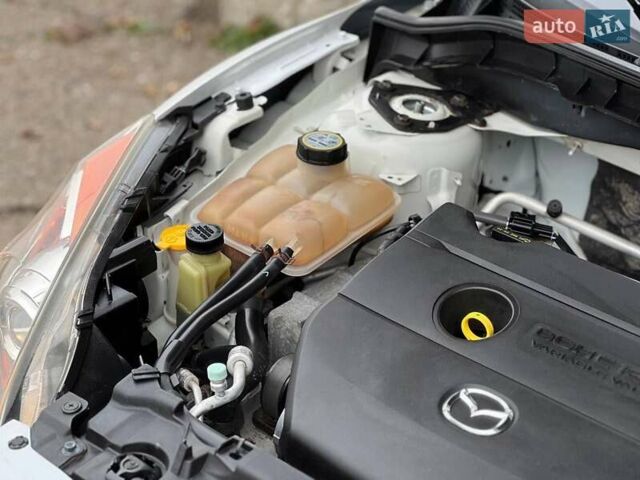 Белый Мазда 3, объемом двигателя 2 л и пробегом 200 тыс. км за 7900 $, фото 18 на Automoto.ua