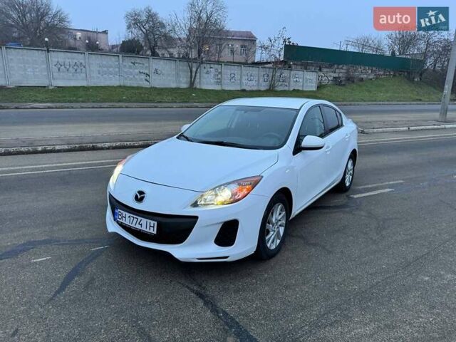 Белый Мазда 3, объемом двигателя 2 л и пробегом 177 тыс. км за 7500 $, фото 2 на Automoto.ua