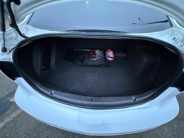 Белый Мазда 3, объемом двигателя 2 л и пробегом 177 тыс. км за 7500 $, фото 15 на Automoto.ua