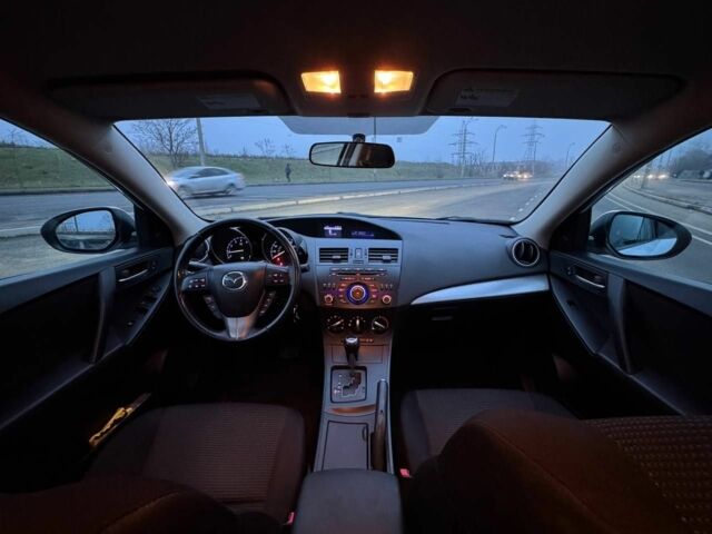 Белый Мазда 3, объемом двигателя 2 л и пробегом 177 тыс. км за 7500 $, фото 18 на Automoto.ua