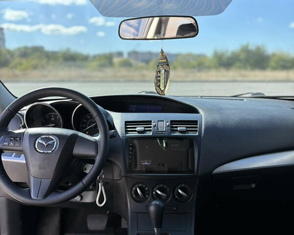 Белый Мазда 3, объемом двигателя 2 л и пробегом 155 тыс. км за 8500 $, фото 5 на Automoto.ua