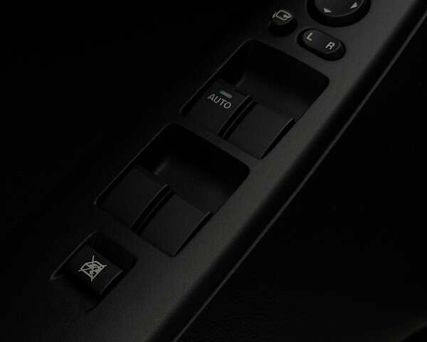 Білий Мазда 3, об'ємом двигуна 1.6 л та пробігом 40 тис. км за 9200 $, фото 23 на Automoto.ua