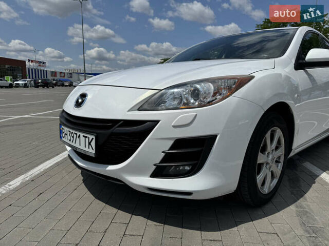 Белый Мазда 3, объемом двигателя 1.6 л и пробегом 180 тыс. км за 9350 $, фото 15 на Automoto.ua