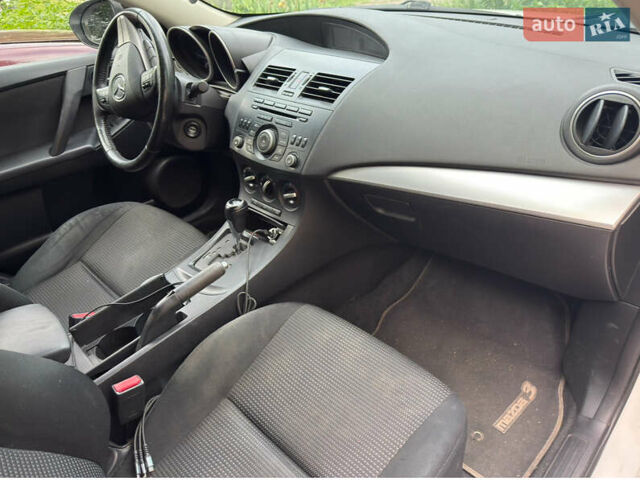 Белый Мазда 3, объемом двигателя 2 л и пробегом 182 тыс. км за 8300 $, фото 8 на Automoto.ua
