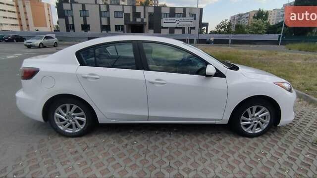 Белый Мазда 3, объемом двигателя 2 л и пробегом 200 тыс. км за 7500 $, фото 5 на Automoto.ua