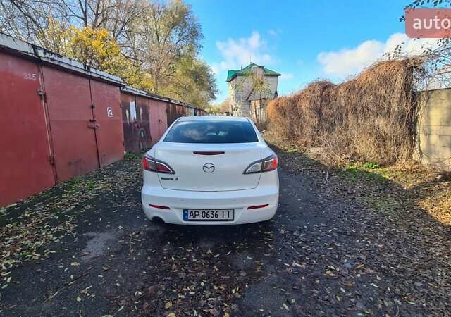 Белый Мазда 3, объемом двигателя 1.6 л и пробегом 160 тыс. км за 9000 $, фото 4 на Automoto.ua