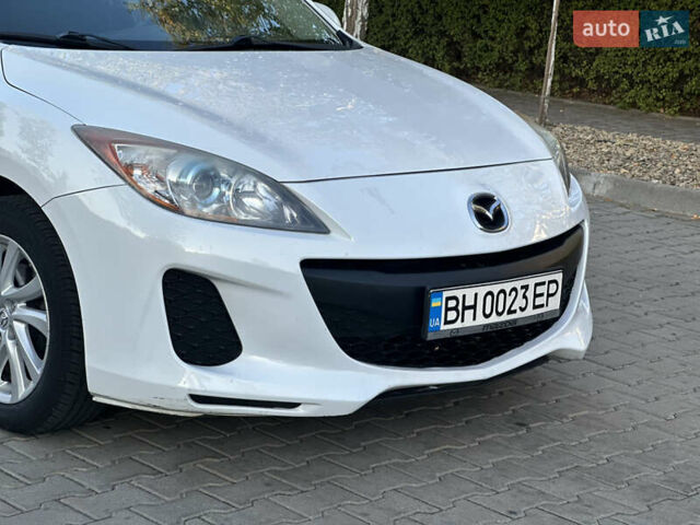 Белый Мазда 3, объемом двигателя 2 л и пробегом 165 тыс. км за 8000 $, фото 7 на Automoto.ua