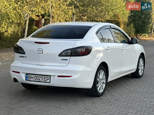 Белый Мазда 3, объемом двигателя 2 л и пробегом 165 тыс. км за 8000 $, фото 14 на Automoto.ua