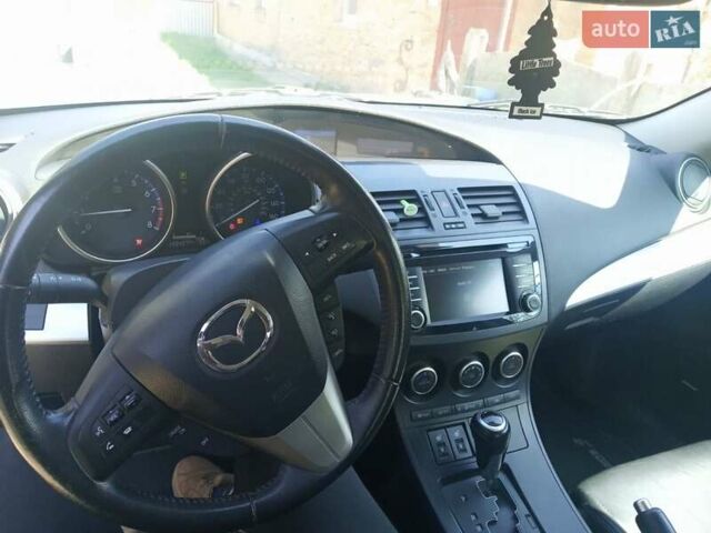 Белый Мазда 3, объемом двигателя 2 л и пробегом 252 тыс. км за 8300 $, фото 4 на Automoto.ua