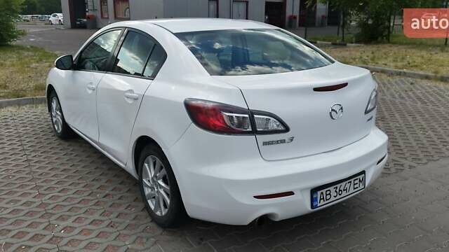 Белый Мазда 3, объемом двигателя 2 л и пробегом 200 тыс. км за 7500 $, фото 6 на Automoto.ua