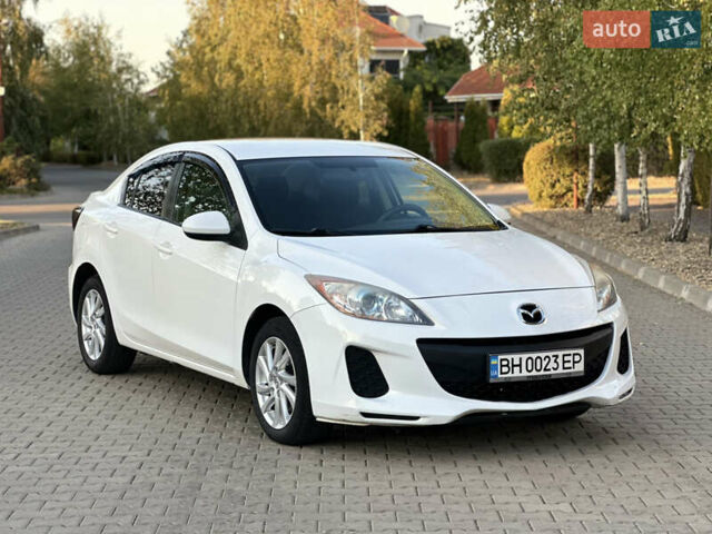 Белый Мазда 3, объемом двигателя 2 л и пробегом 165 тыс. км за 8000 $, фото 37 на Automoto.ua