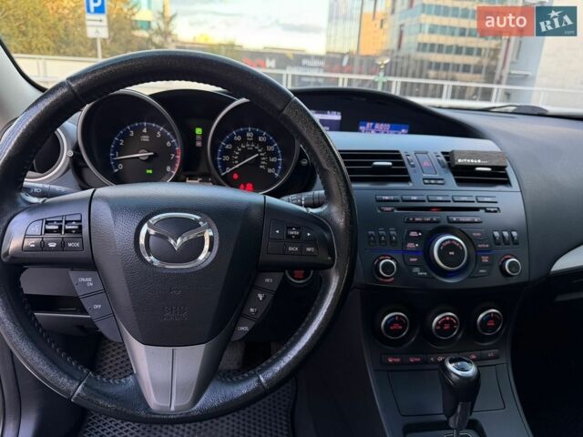 Белый Мазда 3, объемом двигателя 2 л и пробегом 153 тыс. км за 9000 $, фото 10 на Automoto.ua