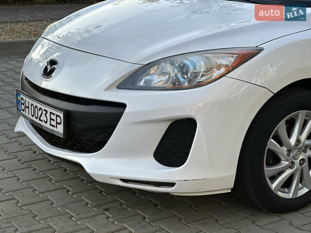 Белый Мазда 3, объемом двигателя 2 л и пробегом 165 тыс. км за 8000 $, фото 9 на Automoto.ua