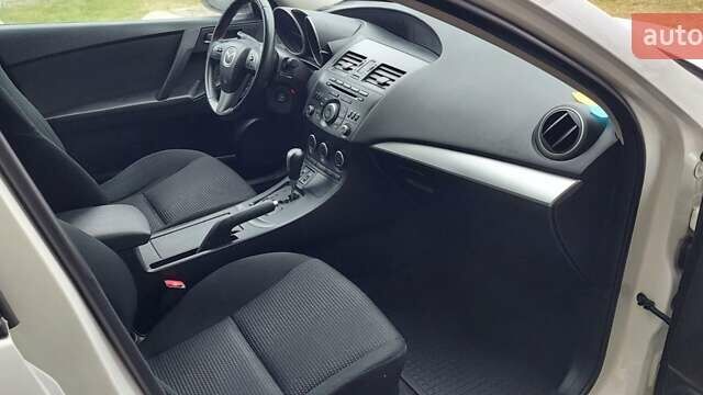 Белый Мазда 3, объемом двигателя 1.6 л и пробегом 152 тыс. км за 9500 $, фото 11 на Automoto.ua