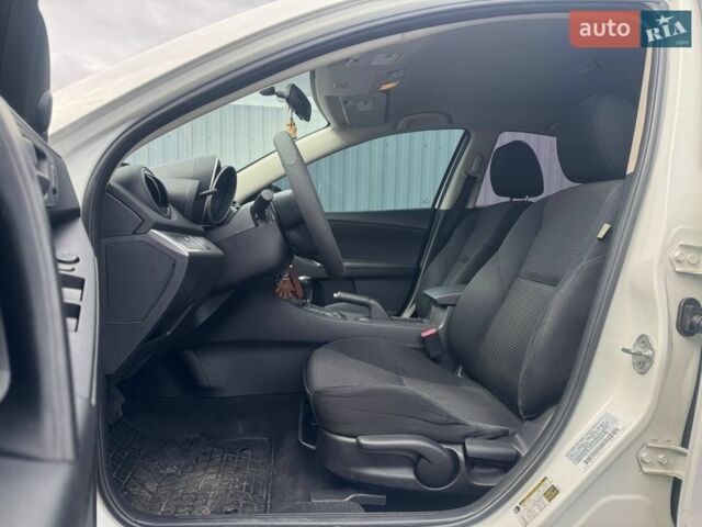 Білий Мазда 3, об'ємом двигуна 2 л та пробігом 249 тис. км за 7390 $, фото 8 на Automoto.ua