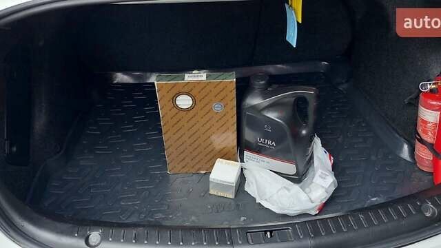 Белый Мазда 3, объемом двигателя 1.6 л и пробегом 152 тыс. км за 9500 $, фото 6 на Automoto.ua